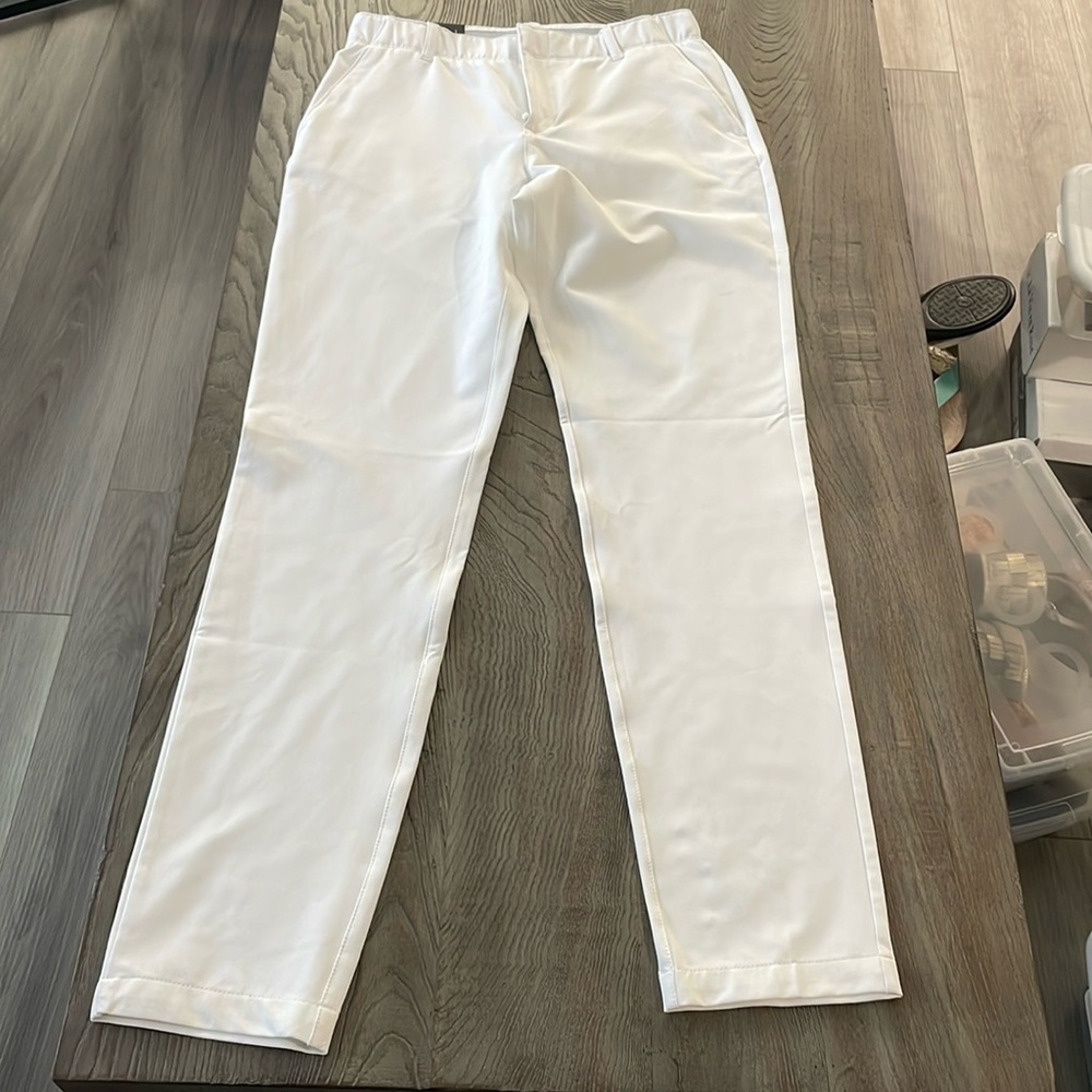 Under armour White casual pants